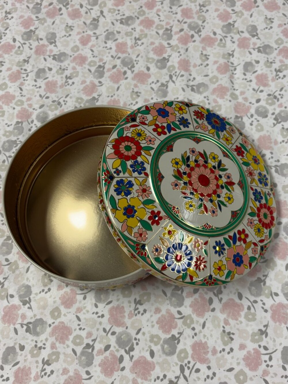 Vintage Decorative Tin - Made in Holland - Picture 8 of 15